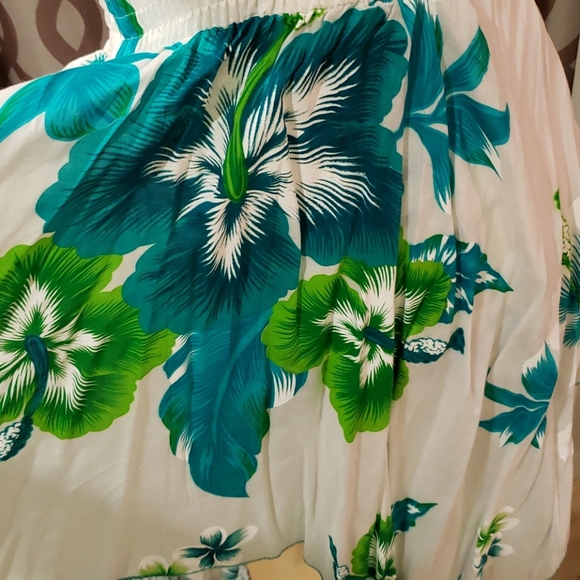 3 for $12 NWOT Tropical Hibiscus Print Asymmetrical Dress - Picture 2 of 4